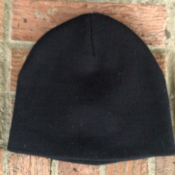 Black Knit Beanie with The Rolling Stones Classic Tongue Patch in Front - Picture 2 of 3